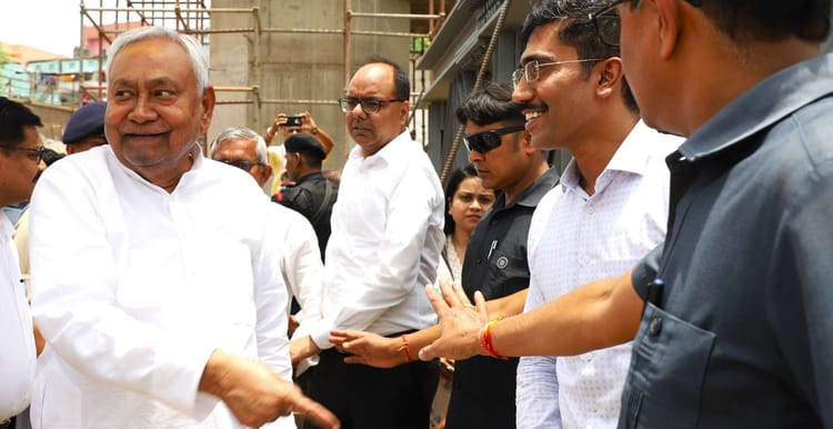 Bihar: सीएम नीतीश ने लिया निर्माण कार्य का जायजा, दिया मीठापुर महुली एलिवेटेड पथ जल्द पूरा करने के दिए आदेश