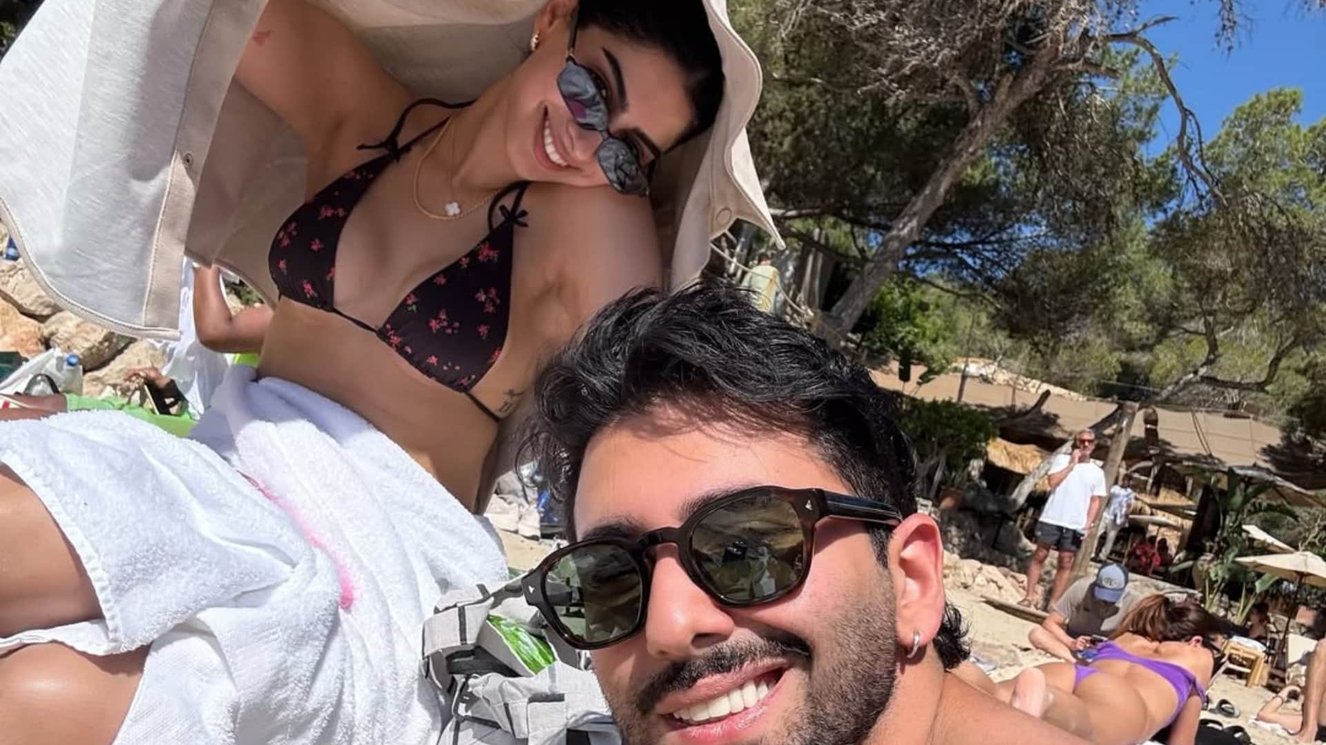 khushi kapoor with her sister Janhvi Rumoured Boyfriend Shikhar Pahariya Orry boney kapoor photos video viral