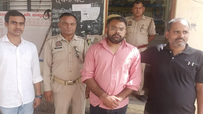 Cyber fraudster of 1.98 crores from Hyderabad businessman arrested from Kanpur
