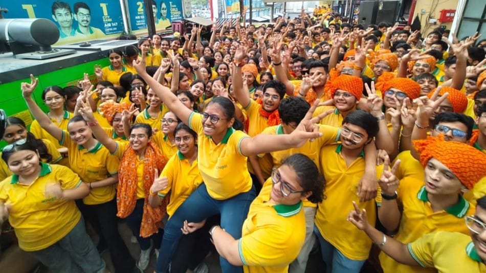 Indore News: Ujjain Girl Harshita Tops JEE from Indore, Secures 434 AIR