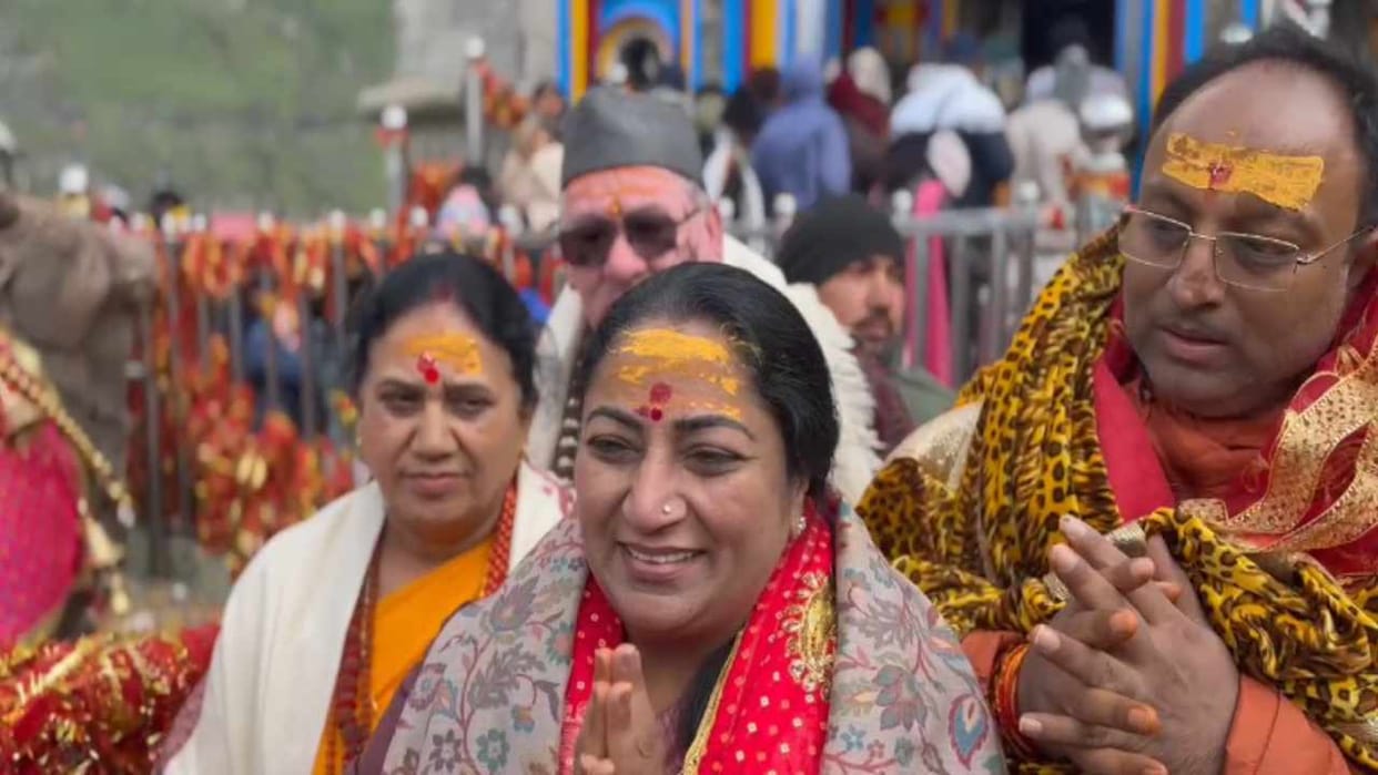 Delhi CM Rekha Gupta reached Kedarnath with her family