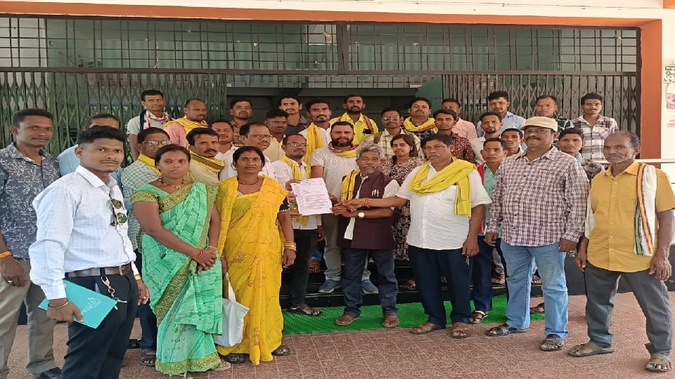 सर्व आदिवासी समाज ने की कार्रवाई की मांग