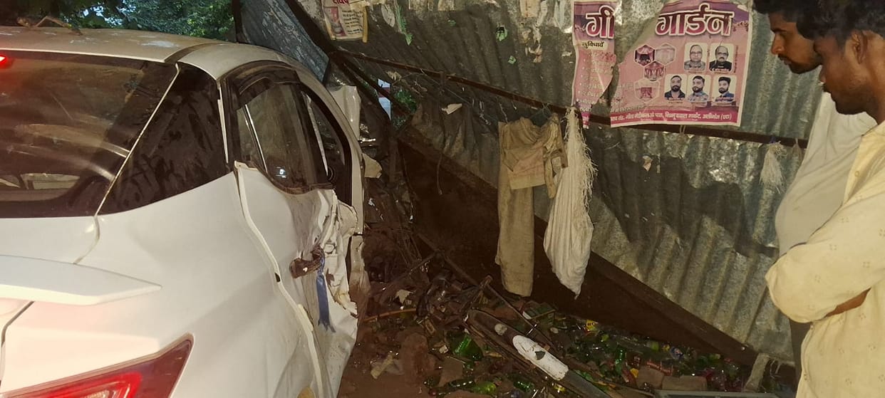 uncontrolled car ran over shopkeeper and crashed into kiosk