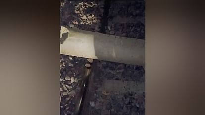 UP: ट्रैक पर 20 फीट लंबा पाइप... मोटे से छोटे पत्थर तक, सिर्फ एक घंटे में ट्रेन पलटाने की साजिश; बड़ा खुलासा UP News Conspire to Derail Train in Just One Hour in Shamli Know Details in Hindi