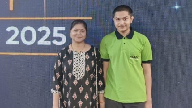 JEE Advanced 2025 Topper Akshat Chowrasia Success story of kashi to Kota