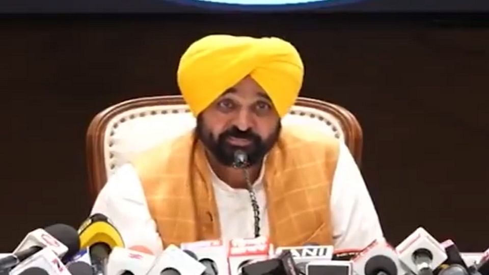 Cm Bhagwant Maan Controversy Statement On Operation Sindoor - Amar Ujala Hindi News Live - 'वन नेशन वन हसबैंड' पर सियासी बवाल:पंजाब सीएम भगवंत मान ने पीएम मोदी पर किया कटाक्ष, भड़की