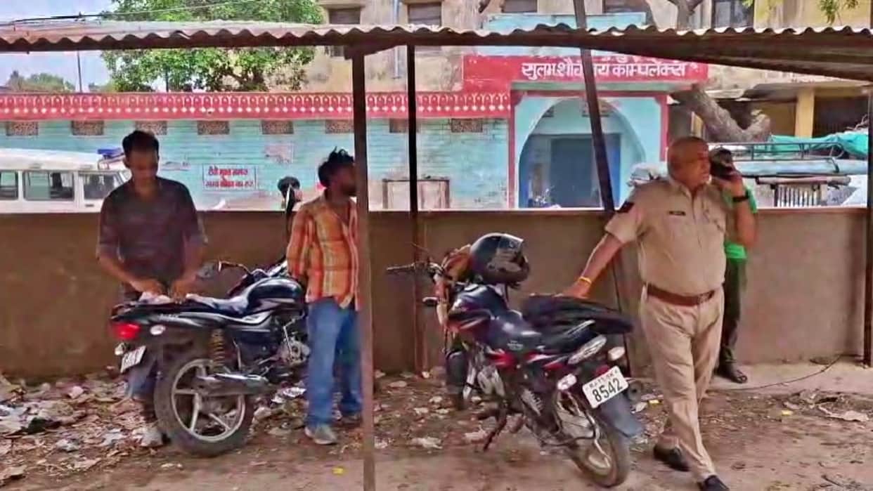 Dholpur News: Middle-aged man dies due to soil collapse near mine, accident happened while grazing goats