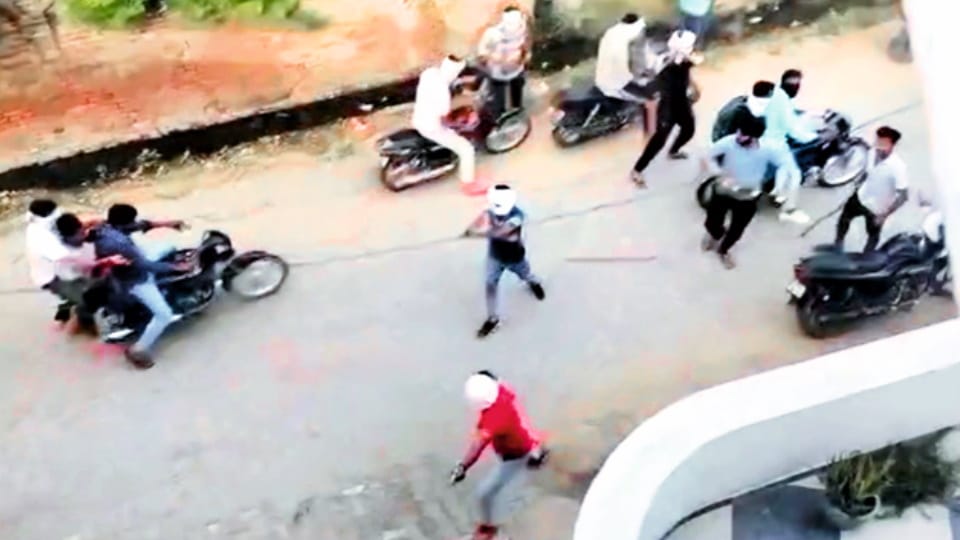 Meerut: 15 rounds of firing at villagers house, family in panic, eight shells found at the spot