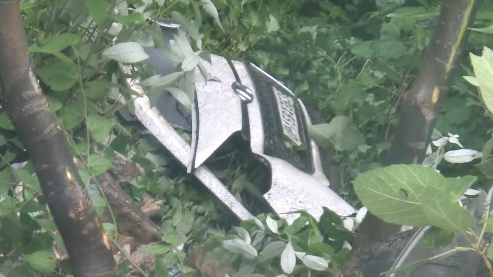 Accident: vehicle carrying passengers from Jyotirmath to Badrinath met with an accident, five people injured