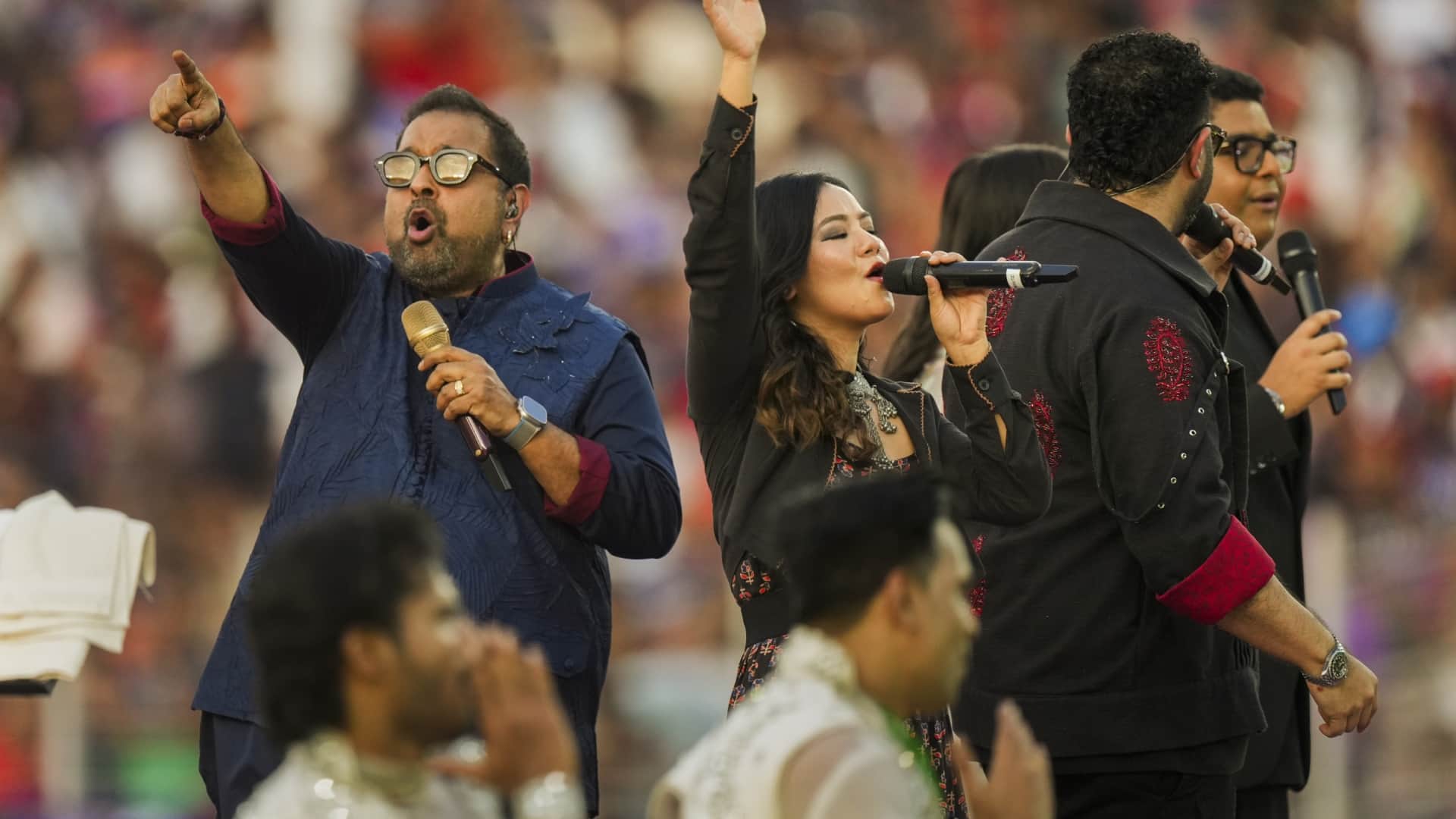 IPL 2025 Closing Ceremony Photos Shankar Mahadevan Performance Anushka Sharma in Narendra Modi Stadium