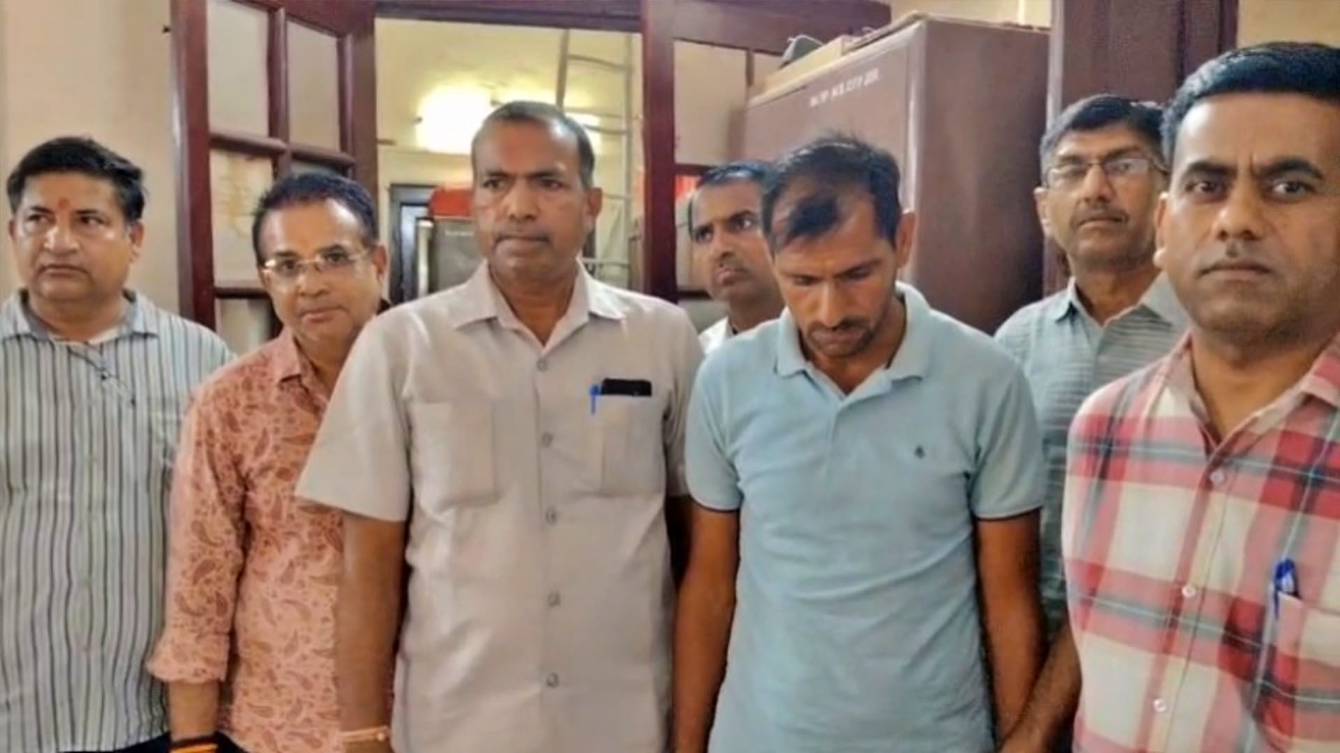 एसीबी टीम की गिरफ्त में घूसकांड का आरोपी डिस्कॉम का हेल्पर