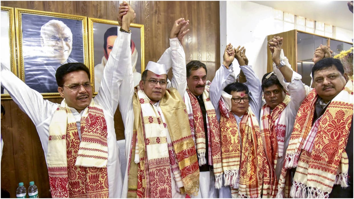 chaos in honor ceremony of Assam congress new state president Gaurav Gogoi, program had to be stopped