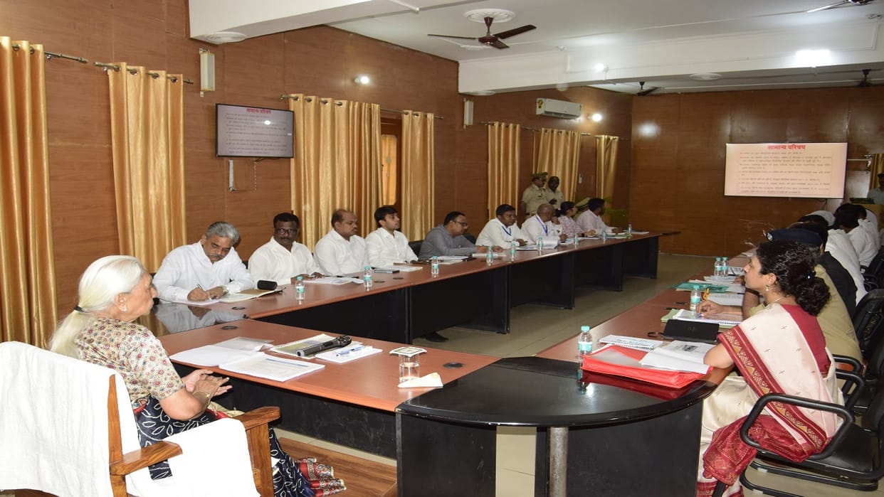 governor gave guidelines after review meeting with the officials in lakhimpur kheri