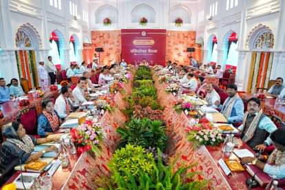 पचमंढ़ी में कैबिनेट बैठक