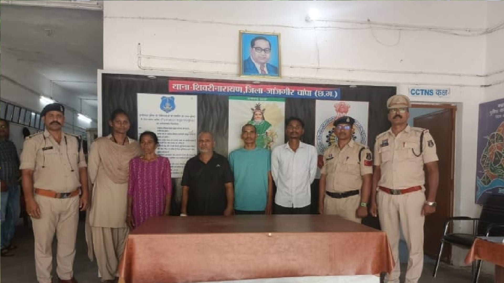 पुलिस की गिरफ्त में आरोपी
