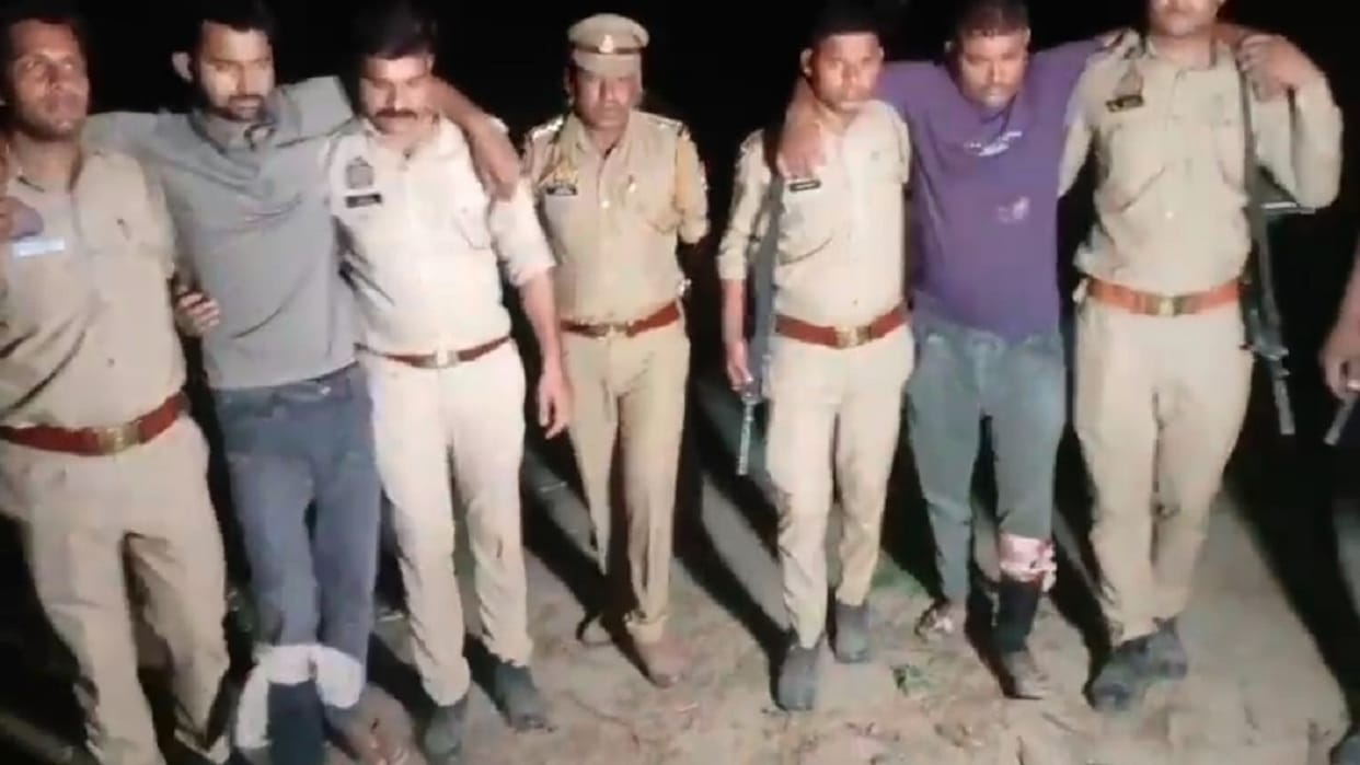 two accused of cow smuggling arrested in police encounter both injured by bullet shots in Shahjahanpur
