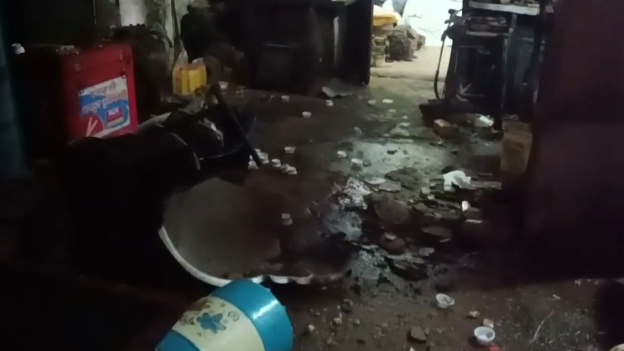 Oxygen cylinder blast in ice factory in Raigarh