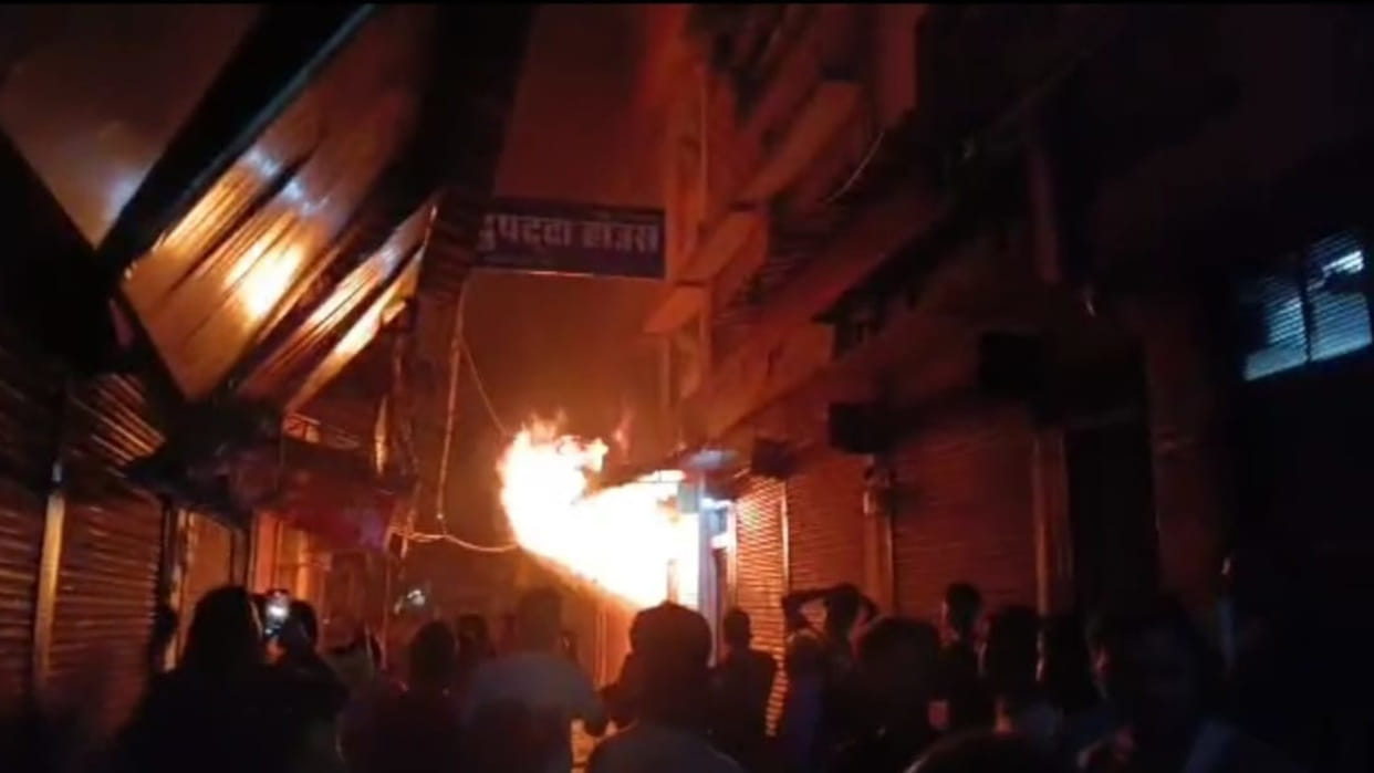 A shop caught fire in Deoria last night, goods worth more than Rs 50 lakh kept inside were burnt to ashes