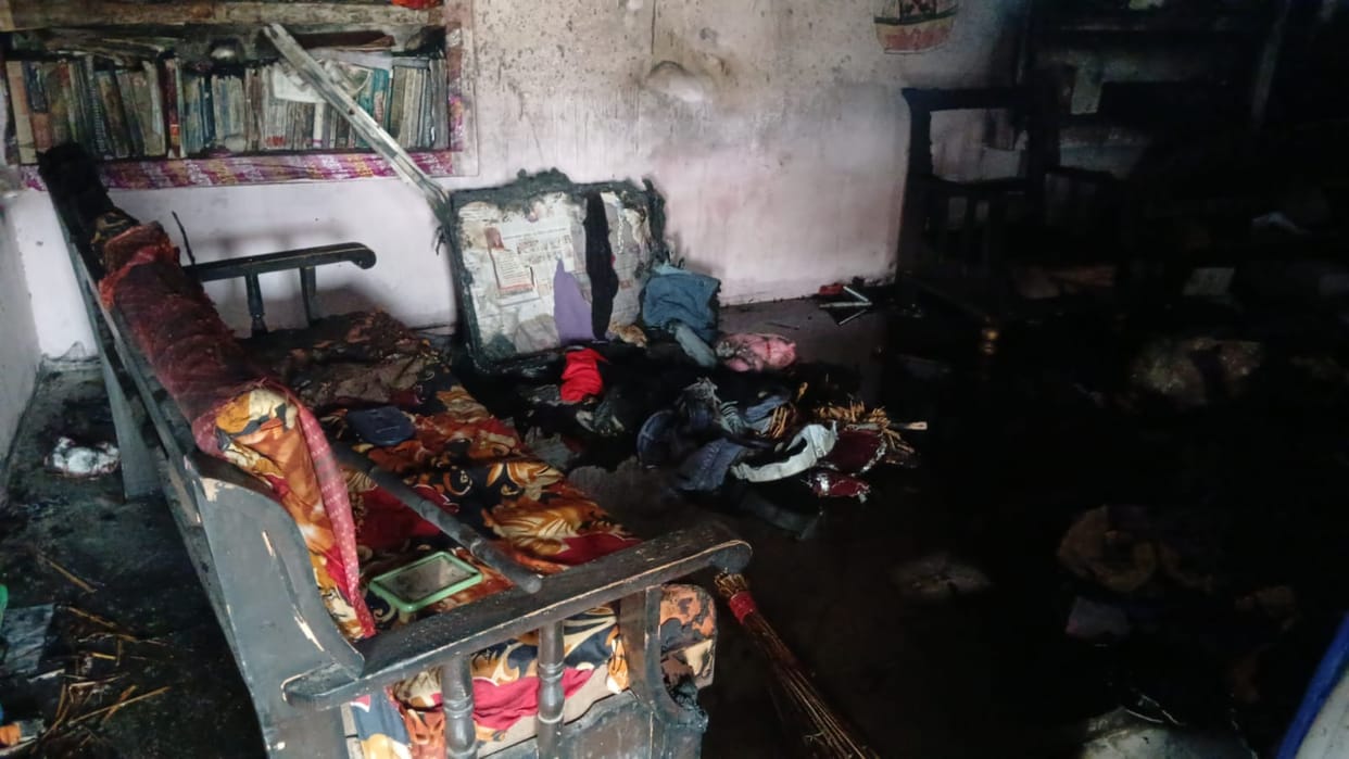 Amethi: A huge fire broke out in a house due to unknown reasons, household goods worth more than Rs 3 lakh bu