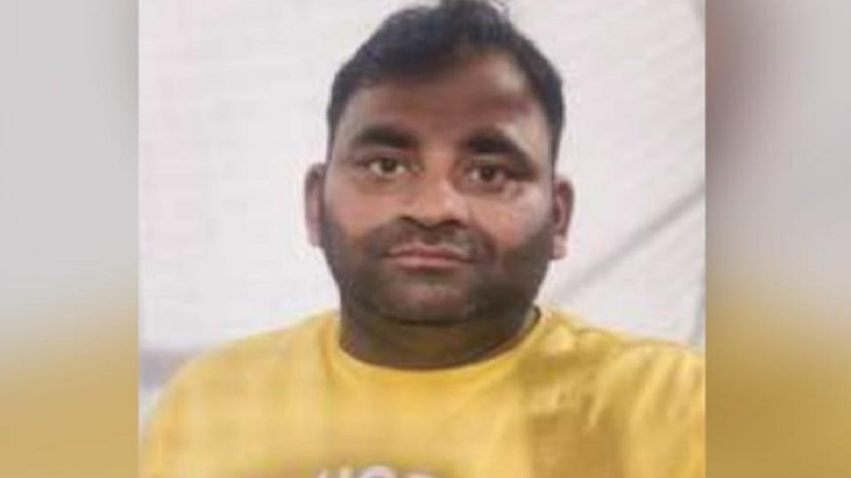 Meerut: This is how he used to cheat banks by getting car financed, STF caught the kingpin