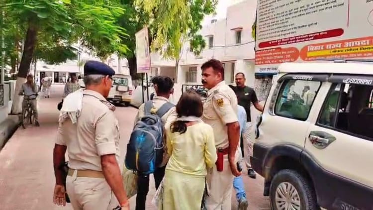 Bihar: कोर्ट मैरिज के लिए प्रेमी जोड़ा बनवा रहा था कागज, युवती के भाई ने दी गोली मारने की धमकी; पुलिस ने...