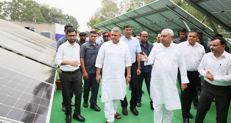 Bihar News: चुनाव से पहले पटनावासियों से सीएम नीतीश कुमार दी यह सौगातें, जीविका दीदियों से कही यह बात