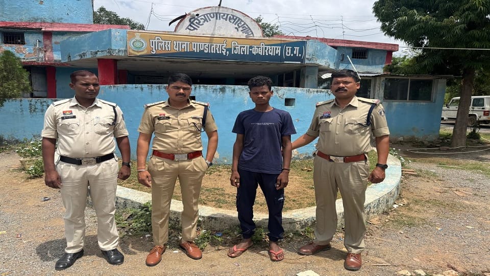 Murder of relations son kills father police arrests him in Kabirdham