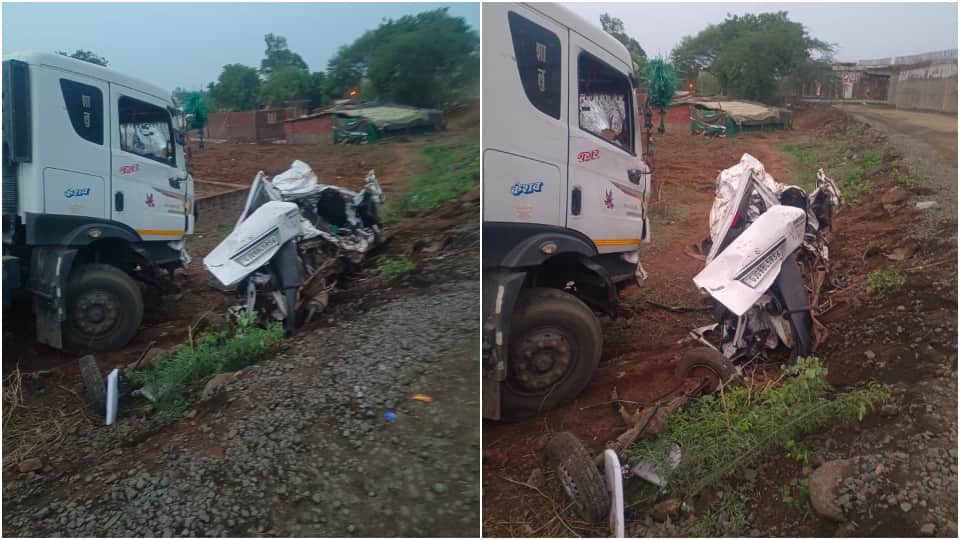 MP Accident News Truck Overturns On Car In Jhabua Nine Killed News in Hindi