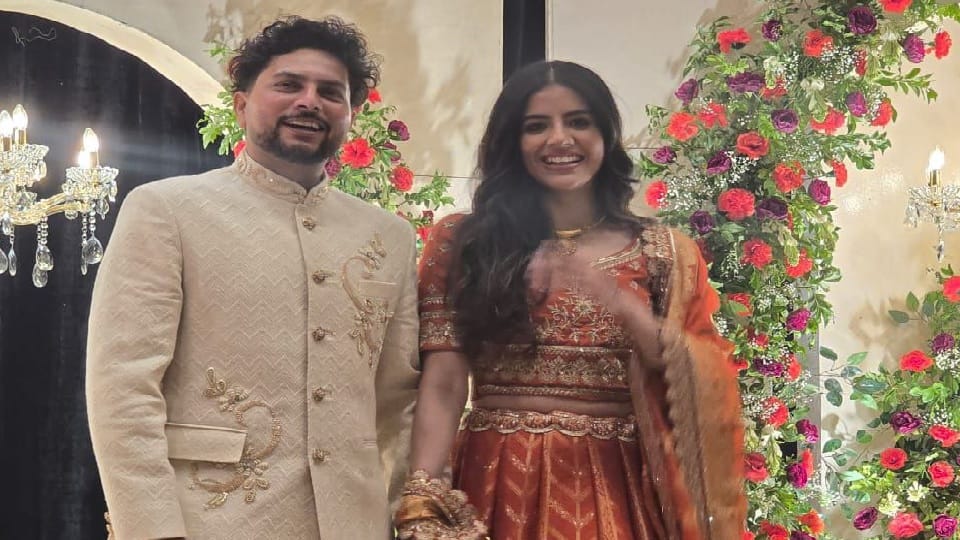 Lucknow: Cricketer Kuldeep Yadav got engaged to his friend Vanshika, many cricketers including Rinku Singh Sin