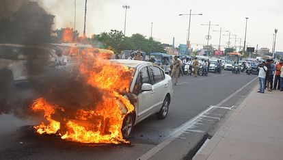 Lucknow: A moving car caught fire, three people saved their lives by jumping out, panic in the area; traffic j