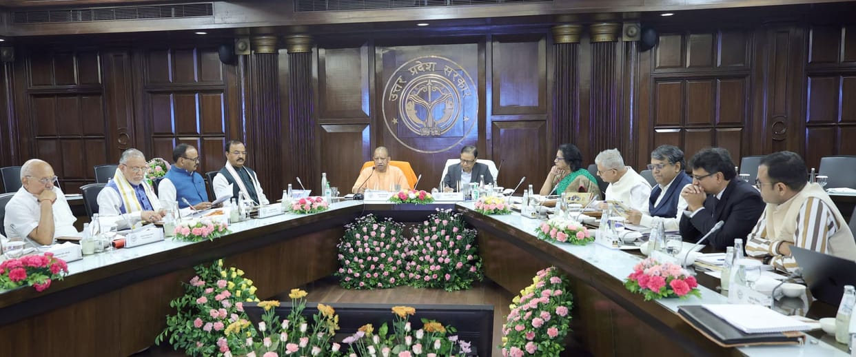 UP: Dr. Arvind Panagariya attended the meeting of the 16th Finance Commission, the meeting was held in Lucknow