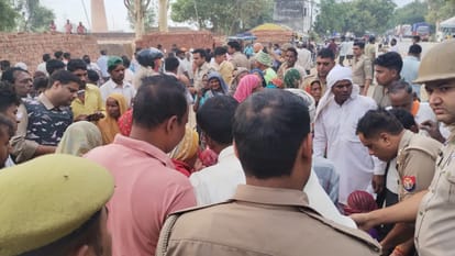 Brick kiln worker killed in buggy accident on Noorpur Road, villagers protest with road blockade