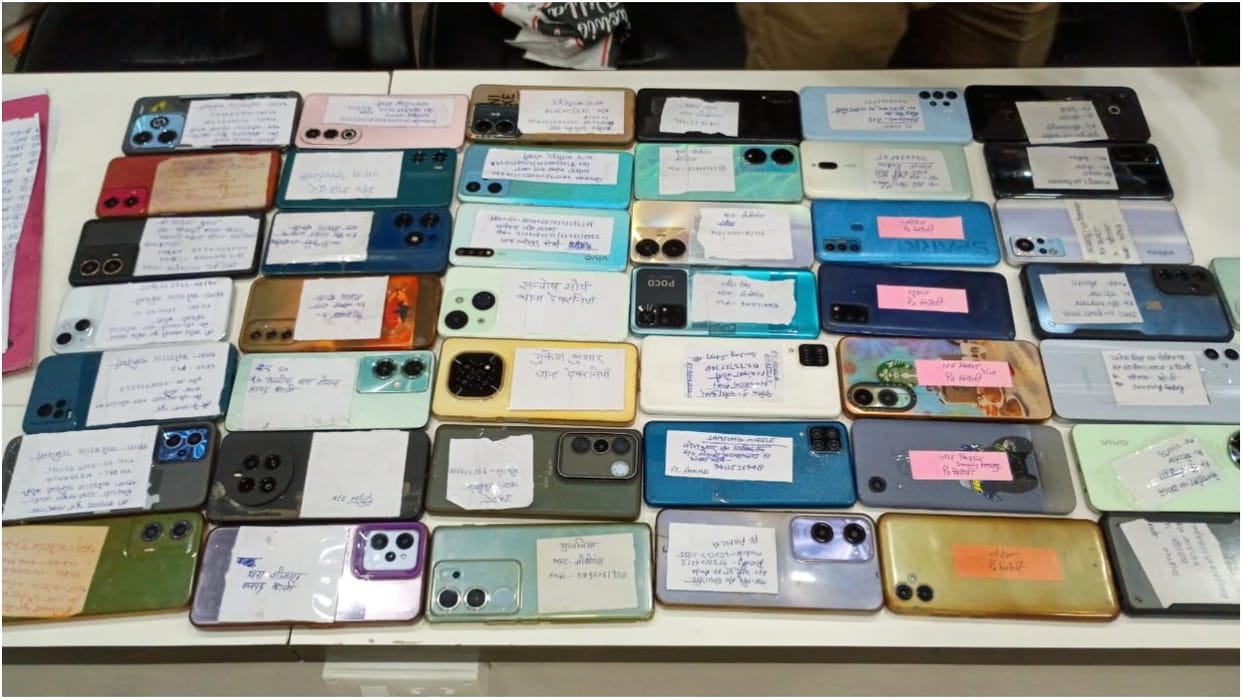 Police recovered 290 lost and stolen mobile phones in Bareilly