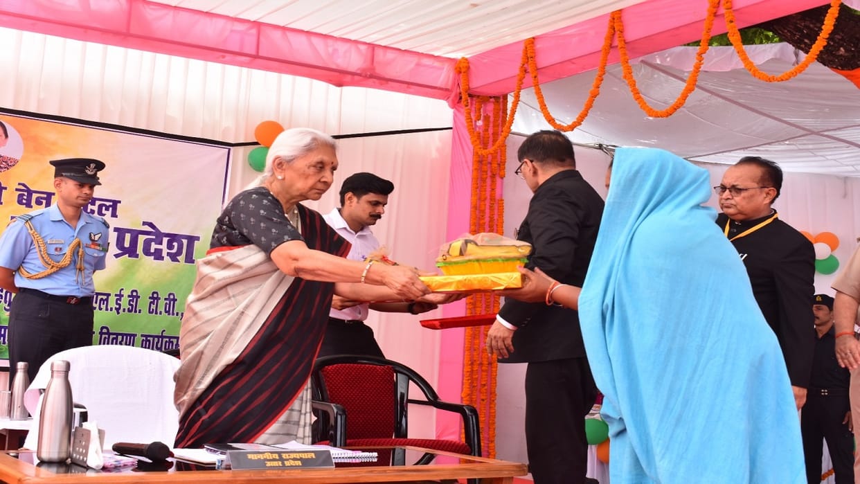 Governor Anandi Ben Patel said Make Ayushman by organizing camps in Pilibhit