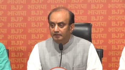 Renuka Chowdhury Dog Row BJP slams Congress Sudhanshu Trivedi MPs called biters hindi news update