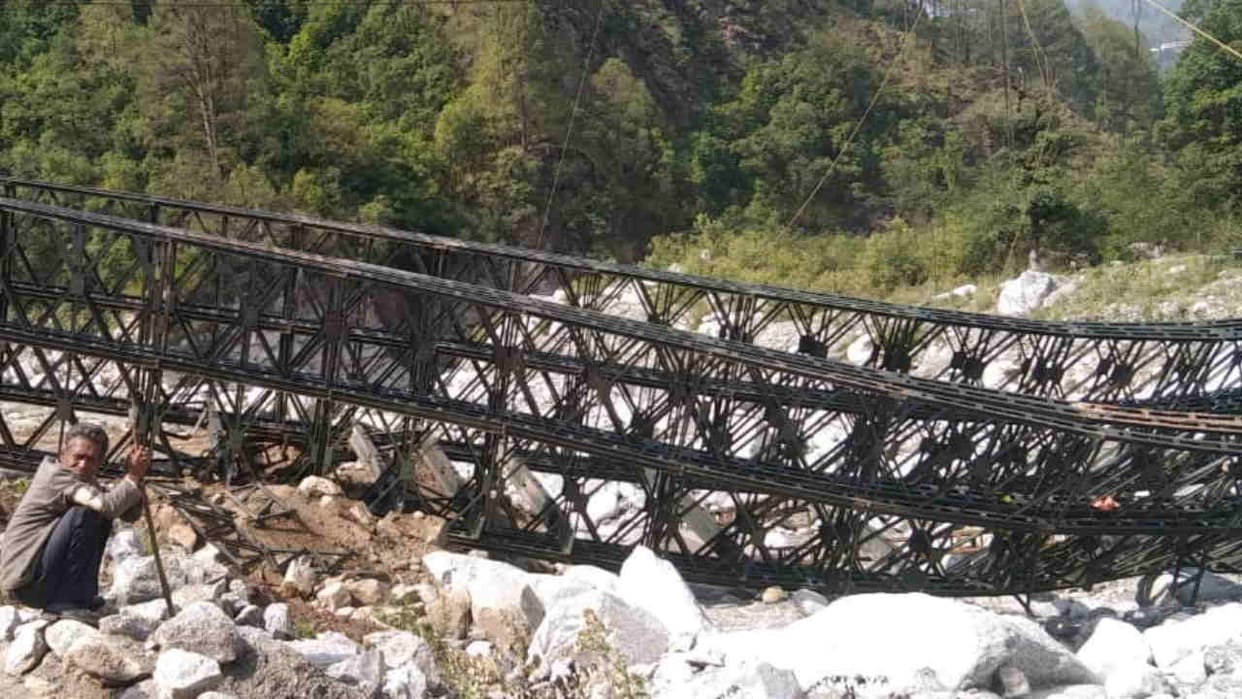 Bridge collapsed in Tharali PWD filed case against the contractor Chamoli Uttarakhand News