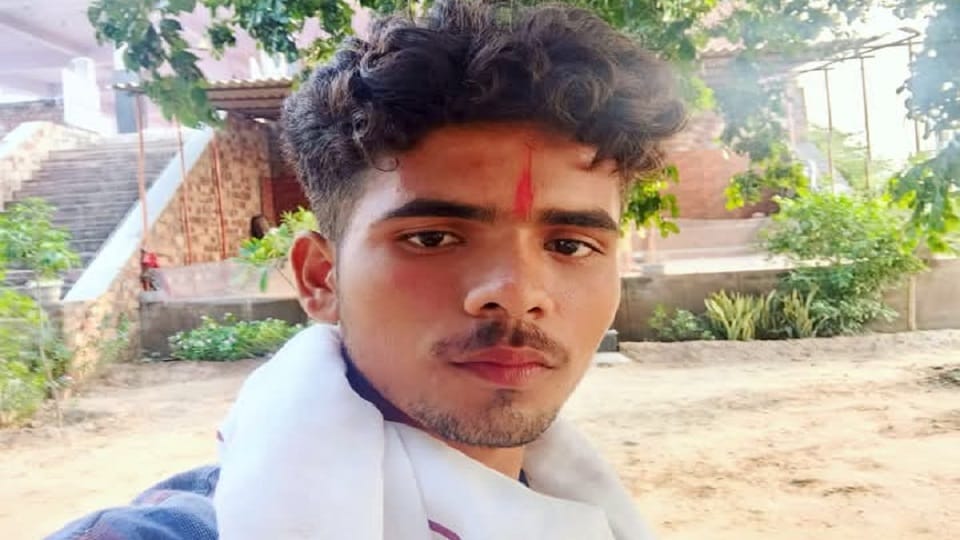 20 year old Ayush died, he had no parents lived in his maternal home Police engaged in investigation
