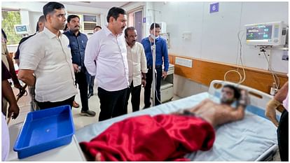 Bengaluru Stampede Photos: बेकाबू फैंस...तैयारियों में चूक, मातम में बदला जश्न; दिल दहला देने वाली तस्वीरें Bengaluru Stampede Photos: Uncontrolled fans...mistakes in preparation, IPL RCB celebration turn into mourning
