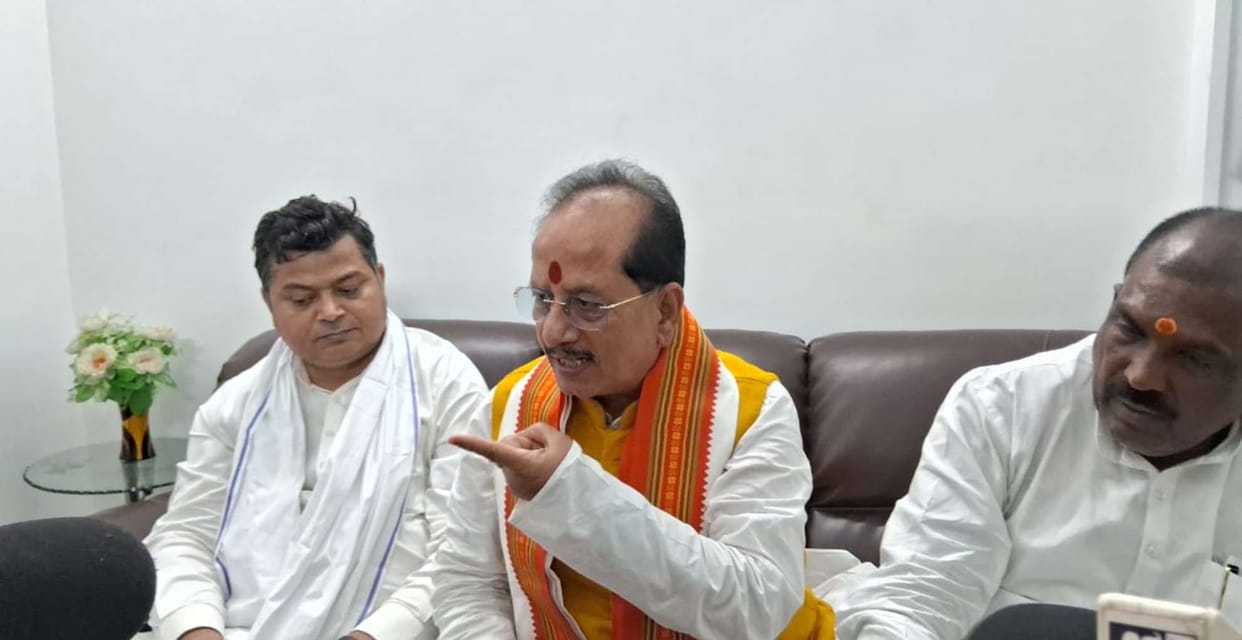 deputy cm vijay kumar sinha attack on tejashwi yadav crime solution call