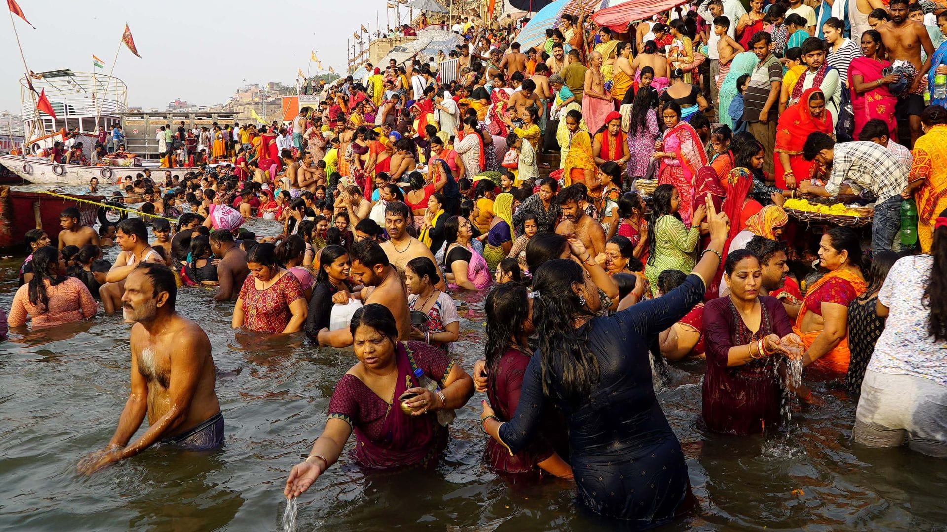 Ganga Dussehra 2025 Lakhs of devotees took holy dip in Kashi