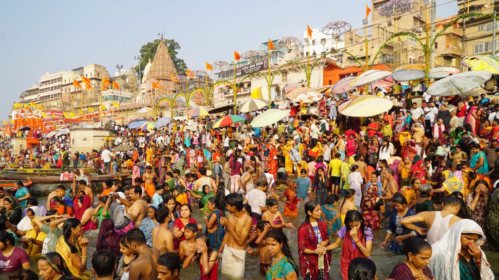 Ganga Dussehra 2025 Lakhs of devotees took holy dip in Kashi