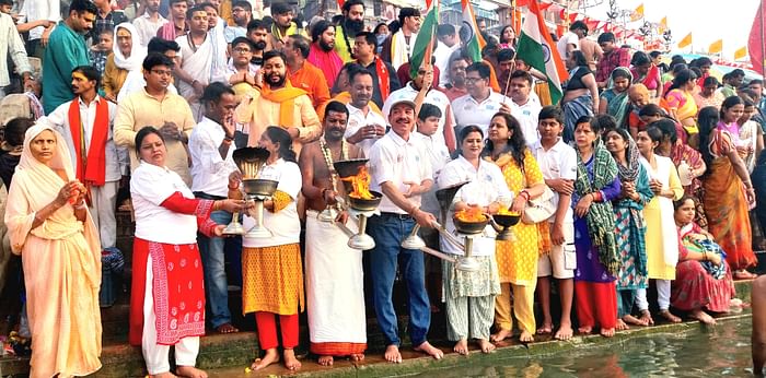 Ganga Dussehra 2025 Lakhs of devotees took holy dip in Kashi