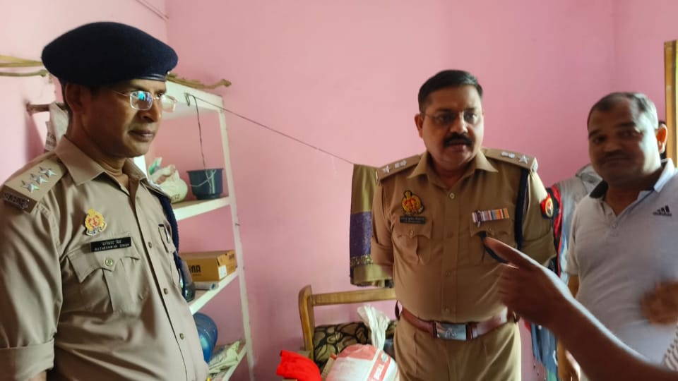 Gorakhpur Murder Man Kills Wife by Slitting Her Throat Over Job Dispute Photos Surface