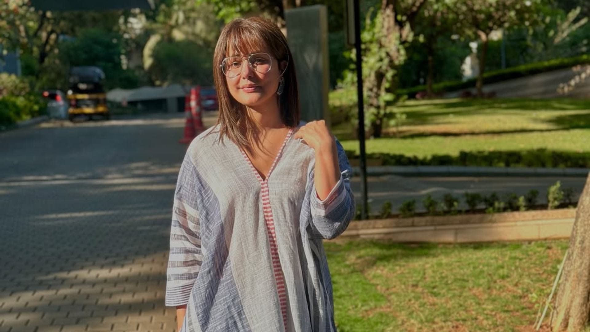 Hina Khan returnes on work just a day after wedding heads at Korean Expo