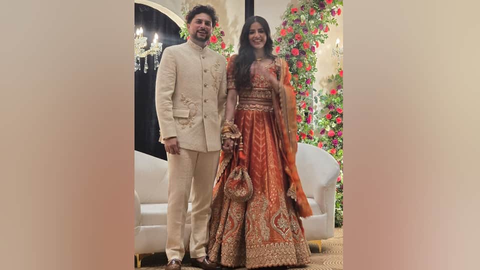 Kuldeep Yadav shared romantic photo with his fiancee Vanshika, deleted post later, caption You and me forever