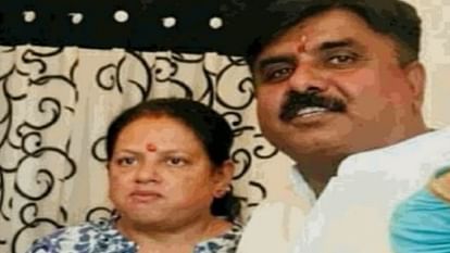 इंस्पेक्टर नरगिस खान: शराब कारोबारी से शादी, सपा नेताओं से करीबी, 23 साल तक मनचाही पोस्टिंग, अब कसा शिकंजा Inspector Nargis Khan: Married to liquor businessman, close to SP leaders, desired posting for 23 years