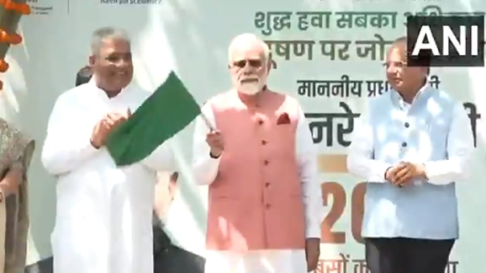 PM Modi flagged off 200 electric buses on World Environment Day Ek Ped Maa Ke Naam