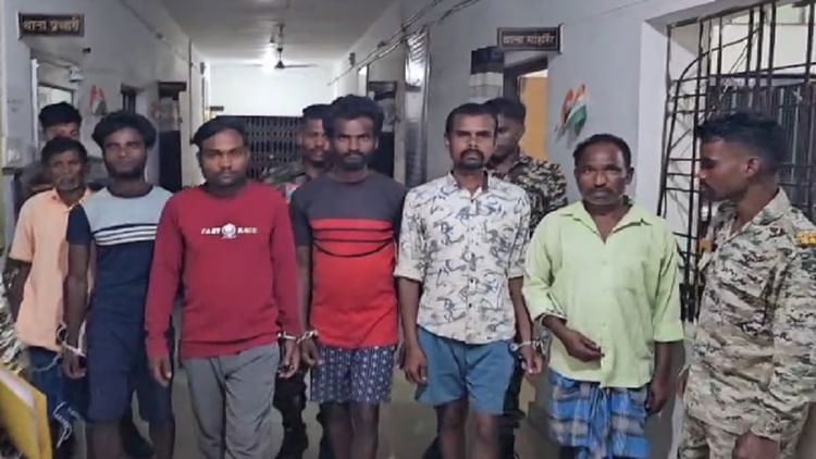 CG: गौ-तस्करी पर कोंडागांव पुलिस की बड़ी कार्रवाई. 47 गौवंश मुक्त कराए, छह आरोपी गिरफ्तार