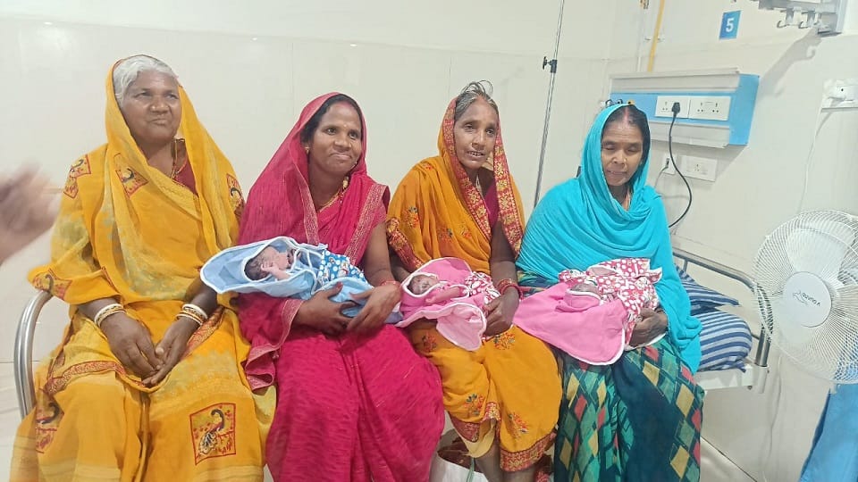woman gave birth to three children simultaneously in Ambikapur all three perfectly healthy