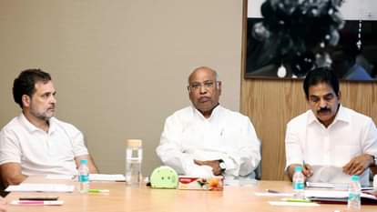 राहुल गांधी, मल्लिकार्जुन खरगे, केसी वेणुगोपाल।